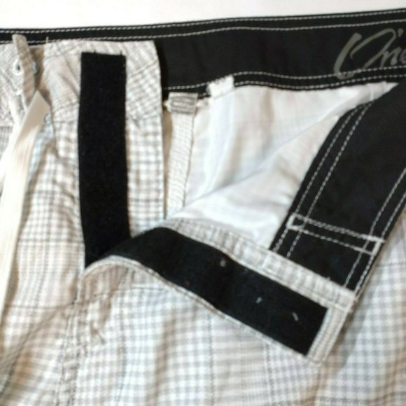 O'Neill Cream Beige Chequered Board Shorts Size 38 - Picture 6 of 12